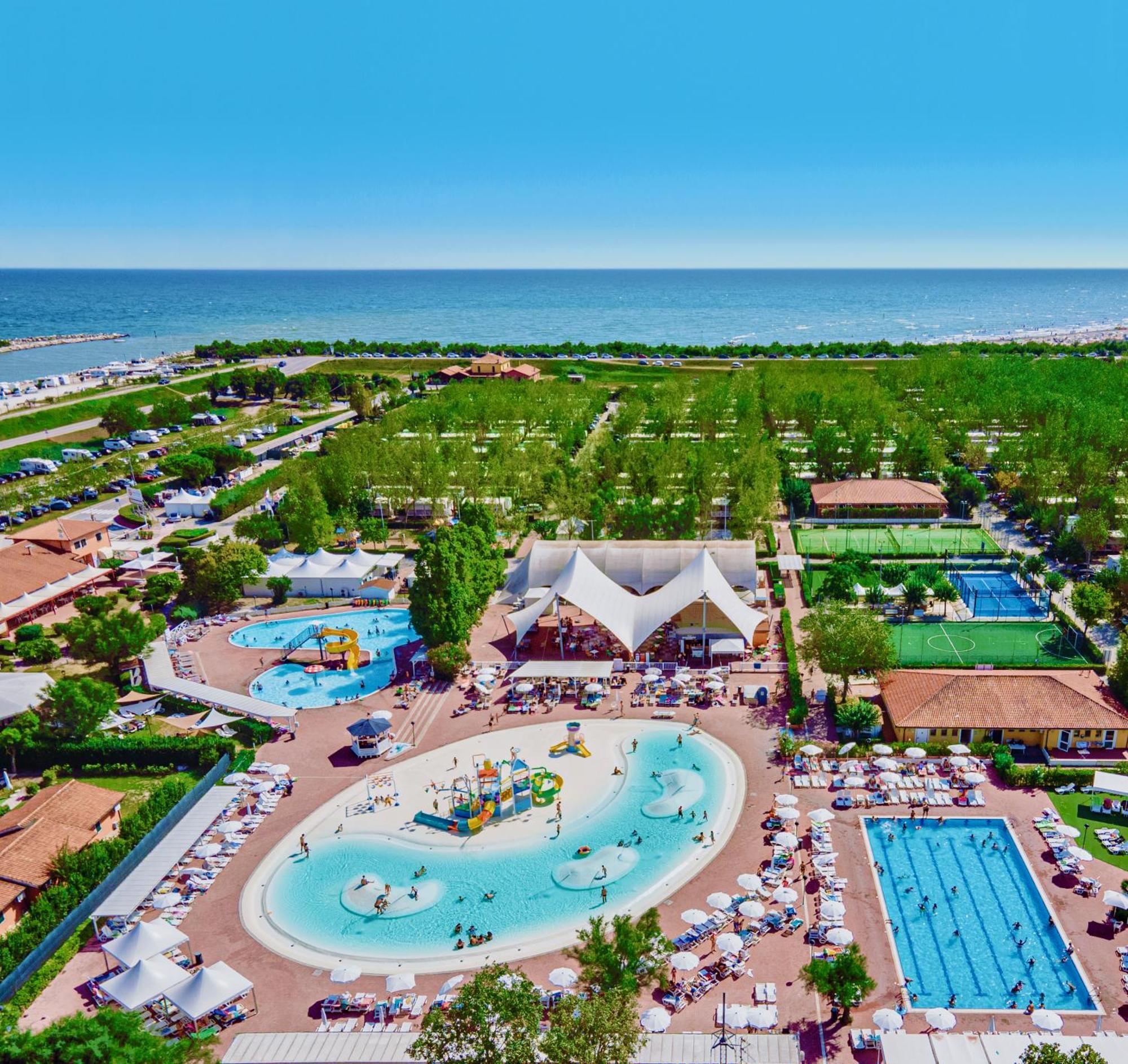 Barricata Holiday Village Scardovari Zewnętrze zdjęcie Aerial view of the campsite